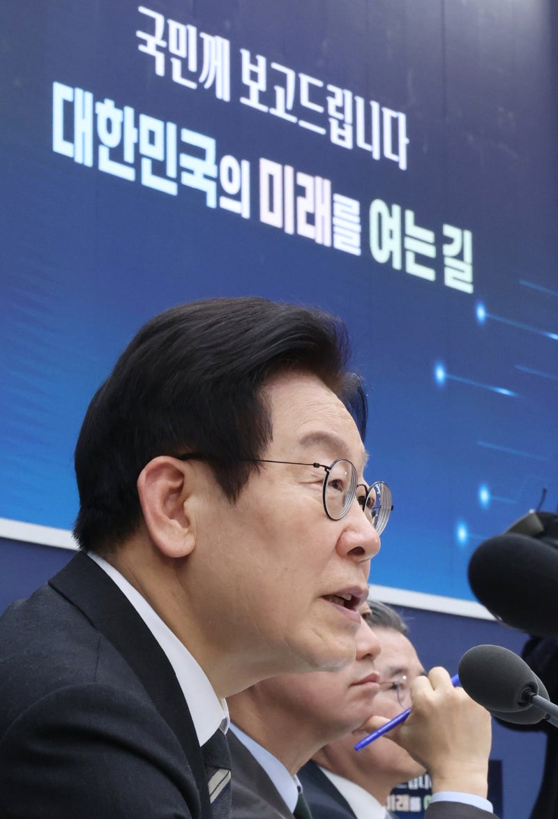 李대통령 “<b>공공임대</b>, 구석에 지어 ‘싸구려’ 인식…<b>역세권</b> 등 좋은 곳...