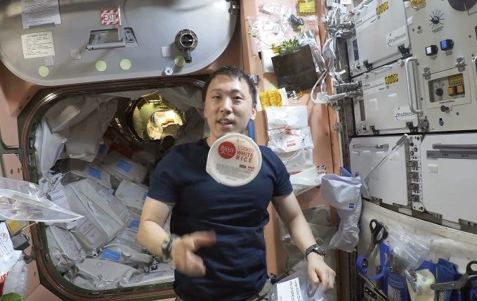‘지구귀환’ 한국계 NASA <b>우주비행사 조니 김</b> “김치·밥 그리웠다”