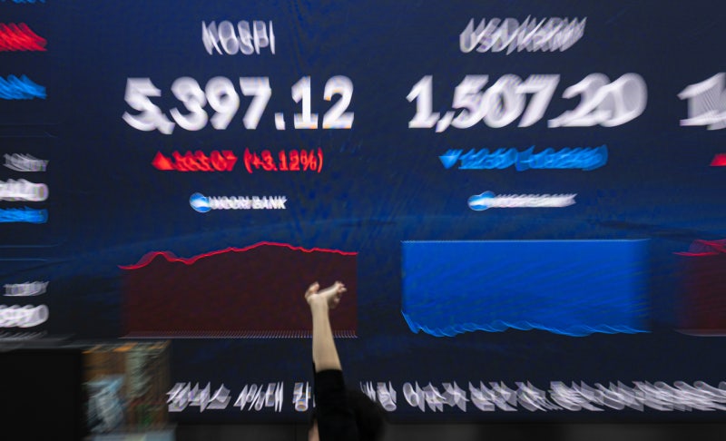 호르무즈 해협 풀리나…삼성전자, 4%대 급등 [종목Pick]