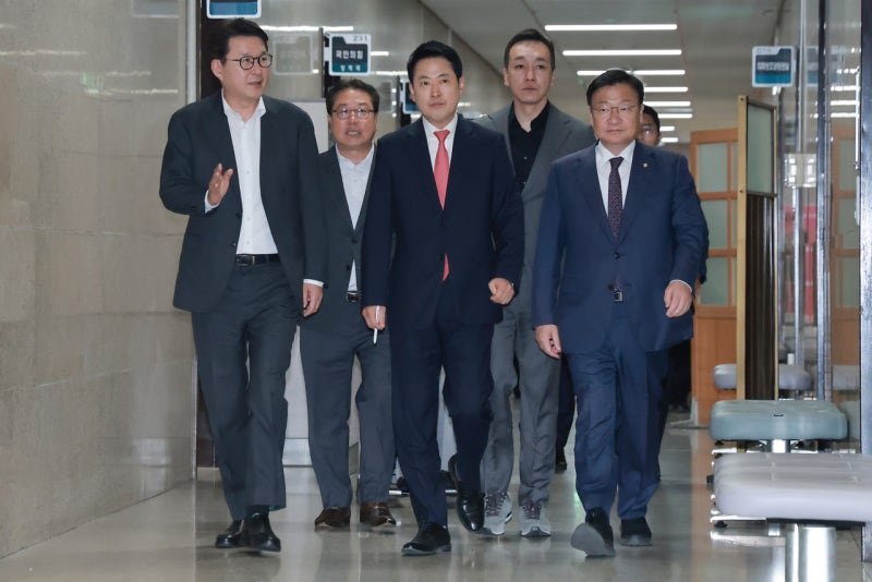 [속보] 국힘, 긴급 최고위서 “서울 등 전면 재선거 <b>소청</b>” 의결