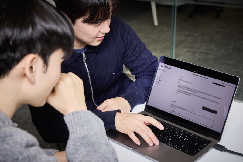 SKT 독자 AI 모델, 철강·자동차 부품 공정에 첫 적용