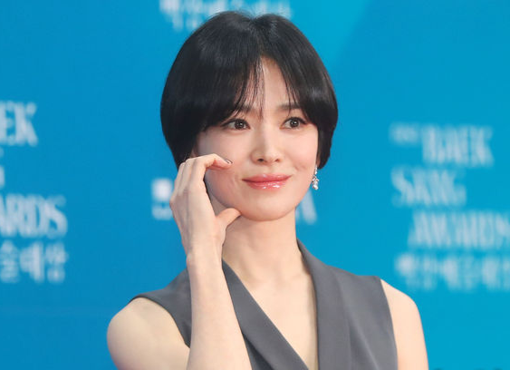 송혜교, 새 소속사로 이적…스타일리스트 남편과 손잡는다