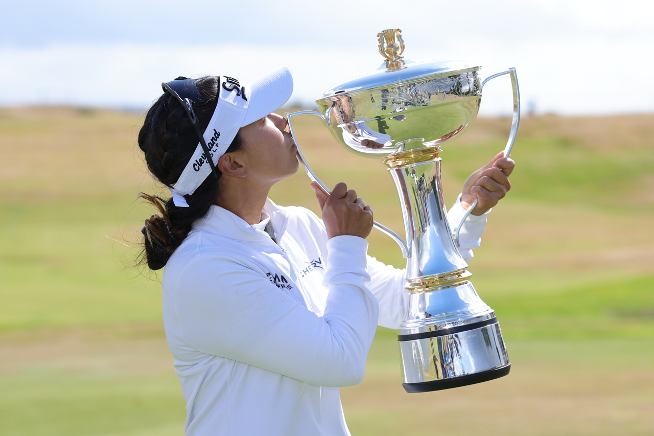 <b>신지은</b>, 10년 기다린 2승…LPGA 30년만의 진기록