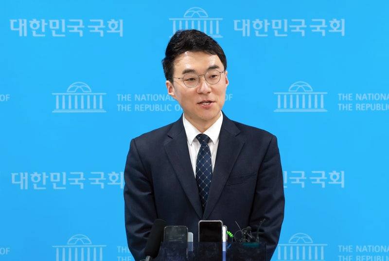 경찰, ‘재산축소 의혹’ <b>김남국 피의자</b> 소환…본격 수사 착수