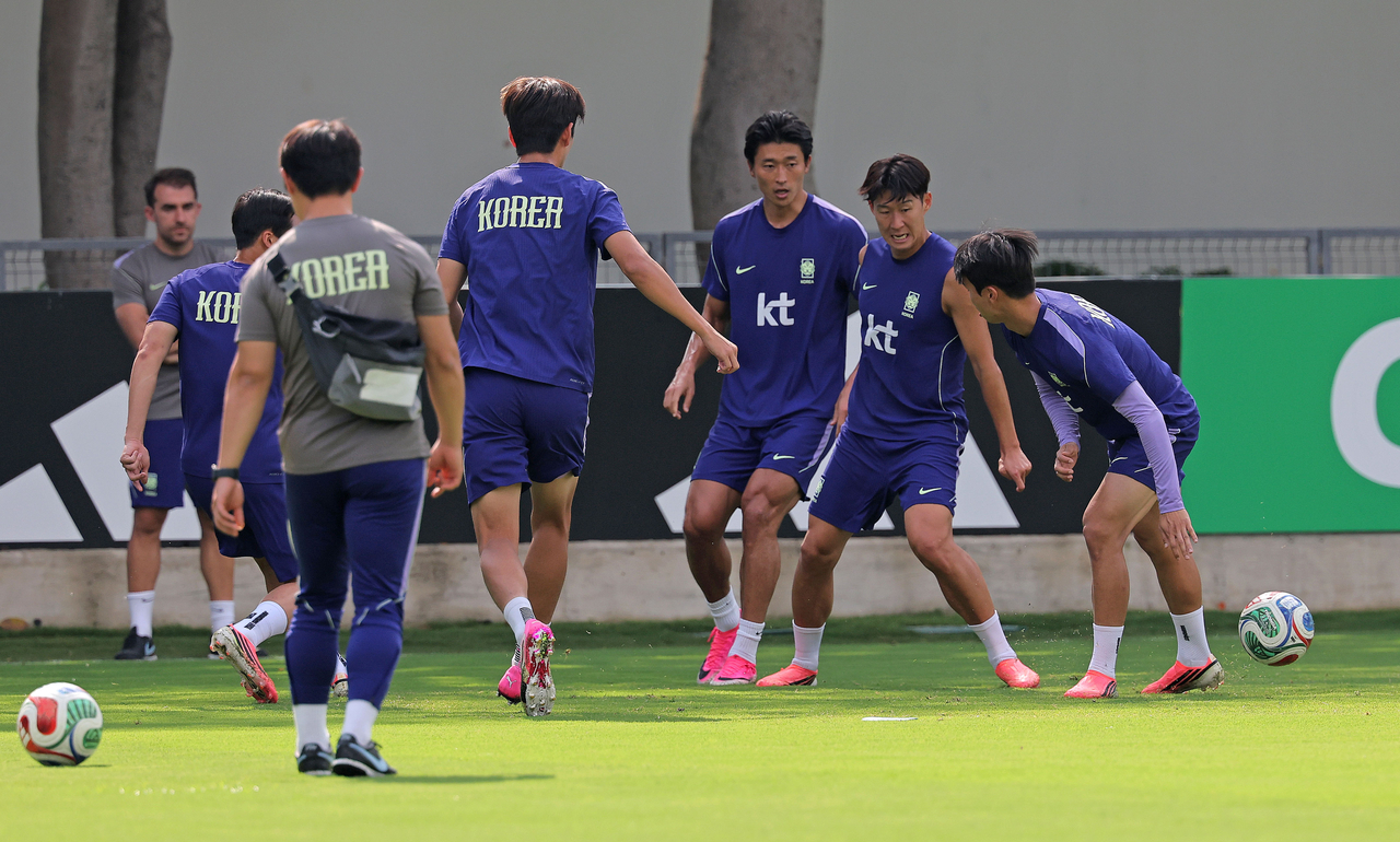 감독 없는 <b>축구대표팀</b>, 9월 에콰도르·우르과이전 확정