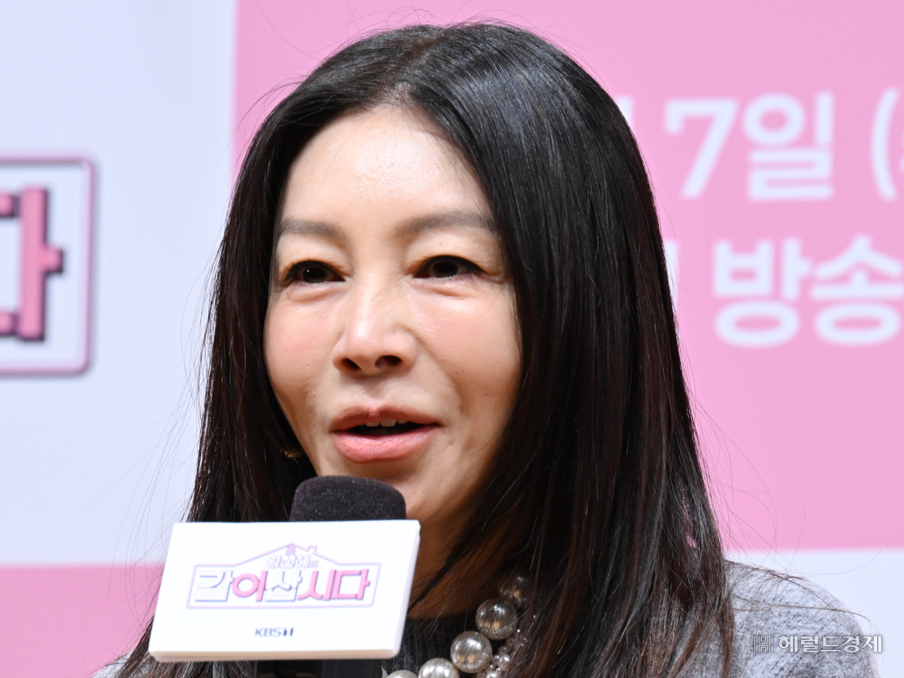 전신마비 동생 둔 황신혜 “지금 상황 안타깝고 편치 않아”