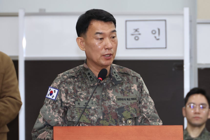 박헌수 전 국방부 조사본부장이 지난해 2월 21일 국회에서 열린‘윤석열 정부의 비상계엄 선포를 통한 내란 혐의 진상규명 국정조사 특별위원회’전체회의에서 위원 질의에 답하고 있다.[연합]