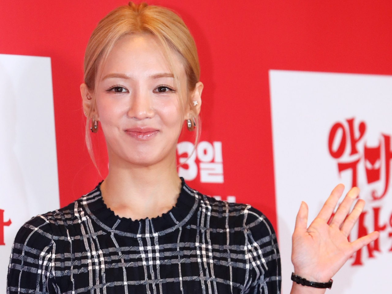 19년째 ‘<b>소녀시대</b>’ <b>숙소</b> 생활…혼자 남은 <b>효연</b>, 침대 없어 바닥서 취...