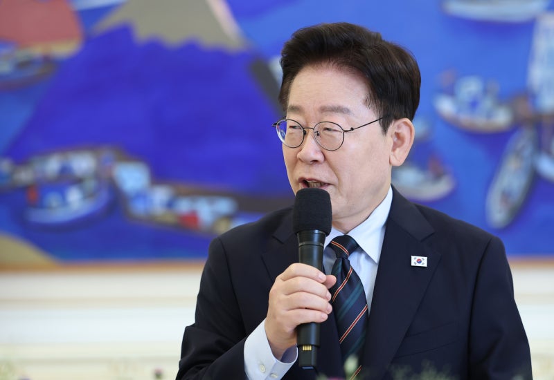[속보] 李 <b>지지율</b> 40%로 취임 후 <b>최저치</b> 경신…부정평가 51%[한국갤럽]
