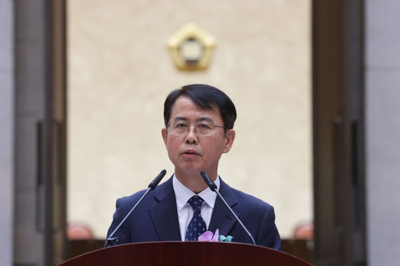 결국 2명 비어 버린 대법관…<b>이흥구 대법관 퇴임</b>, 재제청 조희대의 선택...