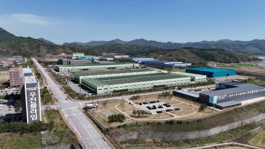 충북 보은에 위치한 우진플라임 본사 및 생산시설 전경.[우진플라임 제공]