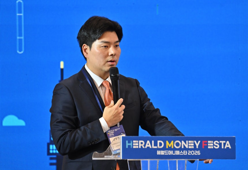 윤수민 NH농협은행 WM사업부 부동산 수석전문위원이 2일 서울 중구 동대문디자인플라자에서 열린 헤럴드 머니페스타 2026에서‘부동산 정책 극단의 시대,서바이벌 전략’을 주제로 강연을 하고 있다.올해로 3회째를 