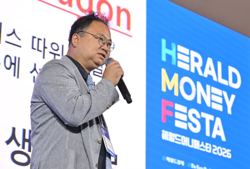 박민수(최고민수) 작가가 3일 서울 중구 동대문디자인플라자에서 열린‘헤럴드 머니페스타 2026’에서‘개미투자자의 올바른 ETF 투자방법론’을 주제로 강연을 하고 있다.임세준 기자