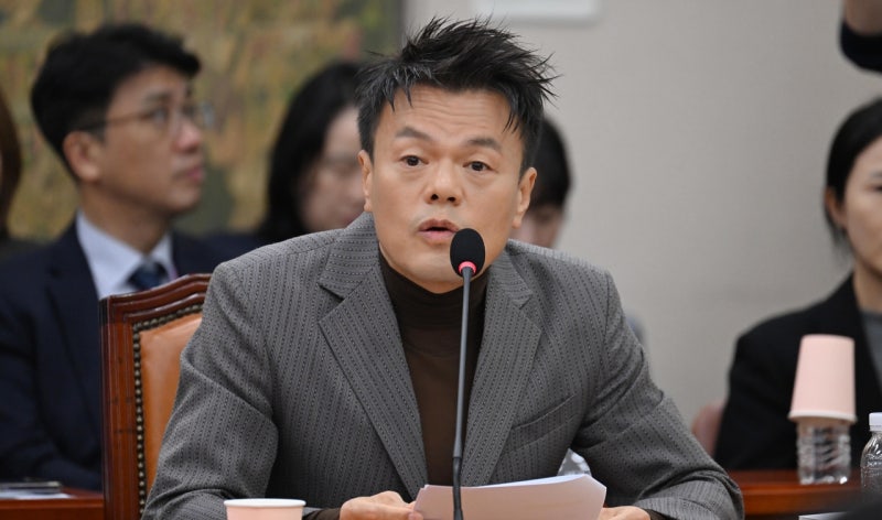 “왜 국가가 나서나” 묻자…<b>박진영</b> “4사만 생각하면 안 하는 게 좋다...