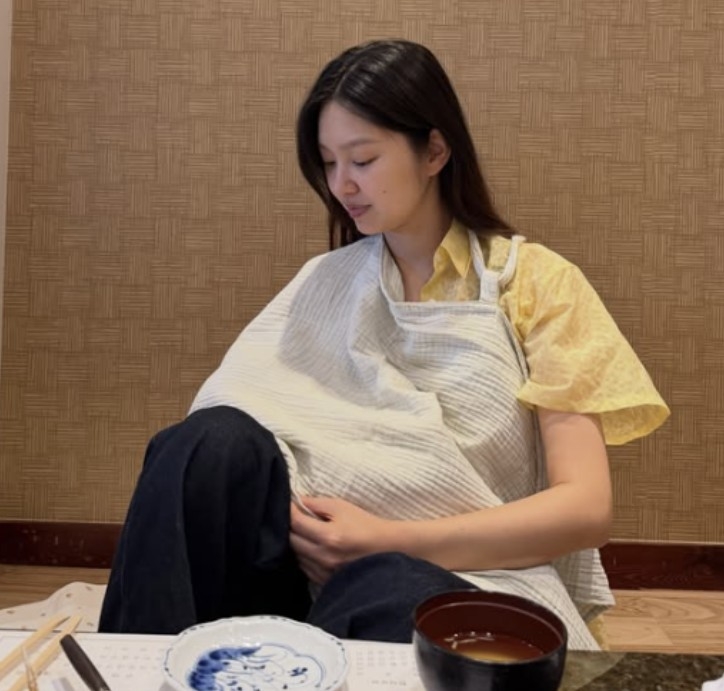 배우 <b>최유화</b>, 카페·식당서 <b>모유 수유</b> 눈길…“세상의 모든 엄마 파이팅...