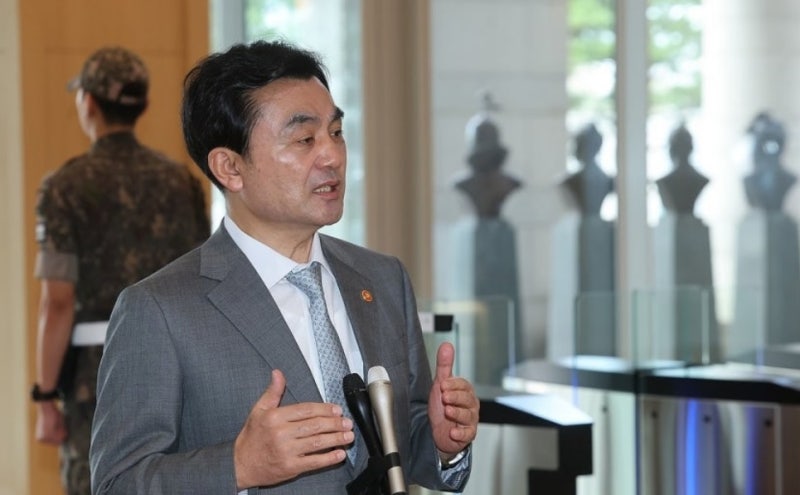 ‘안규백 병적자료 정정여부’에 <b>병무청장</b> “청구 없었다”