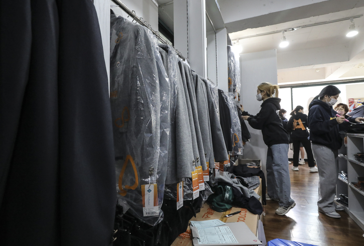 서울 시내의 한 교복점. 사진은 기사의 내용과는 관련 없음 [뉴시스]