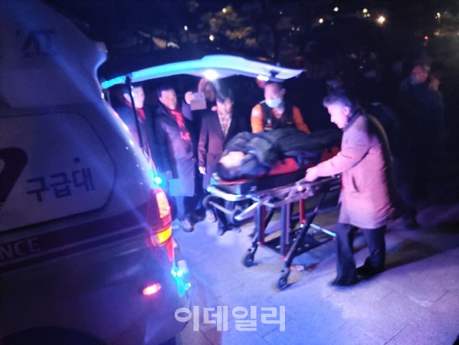 황교안 부인 "여보, 여보"..한국당 의원 "누가 이렇게 만들었나"