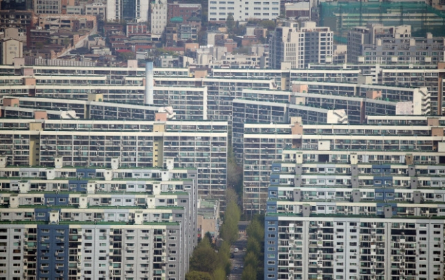 8억 떨어진 재건축 최대어 잡자…강남구 아파트 거래 절반이 '은마'