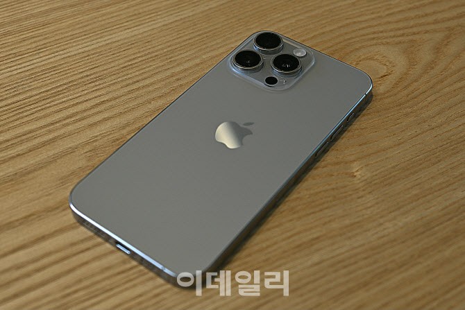 "<b>아이폰</b>16 가격 비싸진다"…10% 늘어난 생산 비용, 충당은 내년부터?