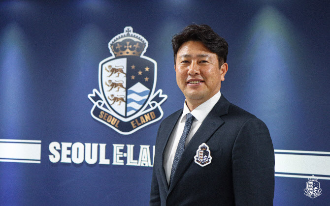 ‘창단 10주년’ <b>이랜드</b>, 새 사령탑에 <b>김도균 감독</b> 선임... “직접 도전하게 ...
