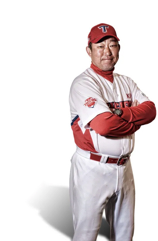 <b>타케시</b> 배터리 <b>코치</b>, 6년 만에 복귀...KIA, 코칭스태프 확정