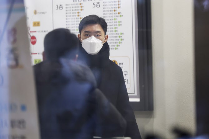 ‘<b>마약</b> 투약’ <b>전두환</b> 손자 <b>전우원</b>, 1심서 집유…“마지막 기회”