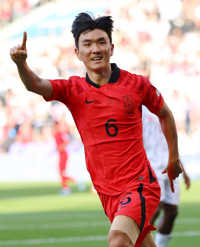 [아시안컵]황인범 선제골...<b>한국</b>, <b>바레인</b>에 1-0 리드 전반 마감