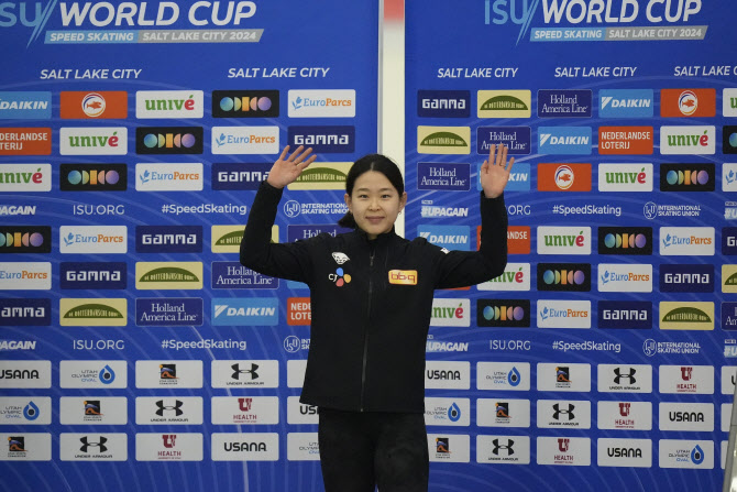 빙속 <b>김민선</b>, <b>월드컵 5차</b> 500m 동메달…이나현, 주니어 세계 기록 경신