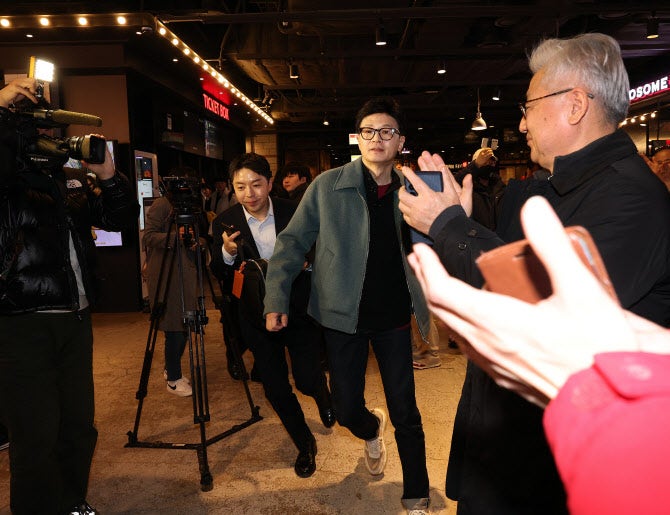 "이승만 제대로 볼 수 있다"...<b>한동훈</b> 이어 유인촌, '<b>건국전쟁</b>' 관람