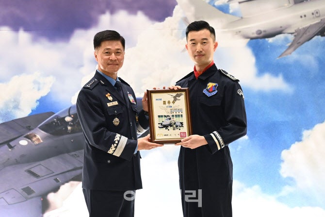 2023년 공군 <b>최우수 조종사</b>, F-15K <b>조종사</b> <b>김선경</b> 소령 선정