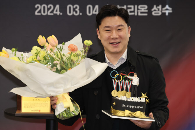 ‘굿바이 <b>사격 황제</b>’ <b>진종오</b> 은퇴, “도쿄 대회 후 물러나야 할 때라고 느껴...