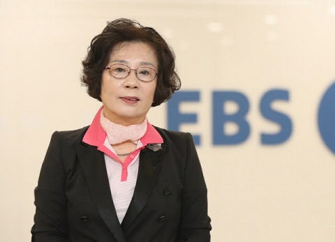 <b>권익위</b>, 유시민 누나 ‘<b>유시춘</b> EBS이사장’ 청탁금지법 위반 50회 이상