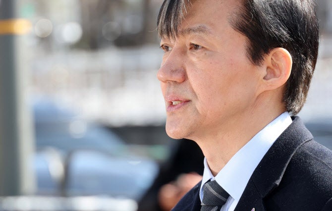 용산 찾아간 <b>조국</b> “22대 국회서 尹 <b>관권선거</b> 국조 추진”