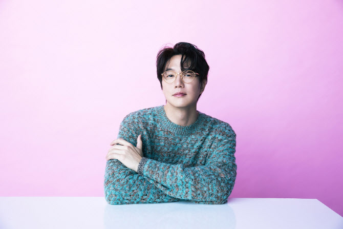 '발라드 황제' <b>성시경</b>, <b>두산</b>베어스 홈 <b>개막전</b> 애국가 부른다