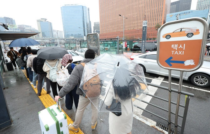 "월 486만원 적다"…12년만 <b>서울</b><b>버스</b> 총<b>파업</b> 왜