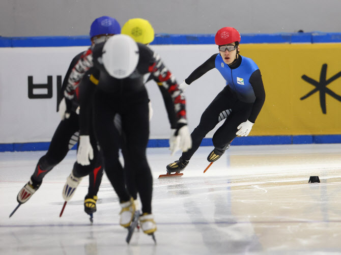 <b>쇼트트랙 황대헌</b>, <b>국가대표</b> 탈락... 1000m 준결승 진출 실패