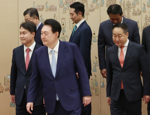 尹대통령, 오늘 與 ‘<b>황우여 비대위</b>’와 상견례 만찬