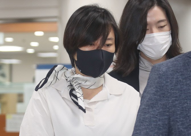 '회유 의혹' 검사, <b>장시호 사과</b> 문자 공개 …"나쁜 말 지어냈다"
