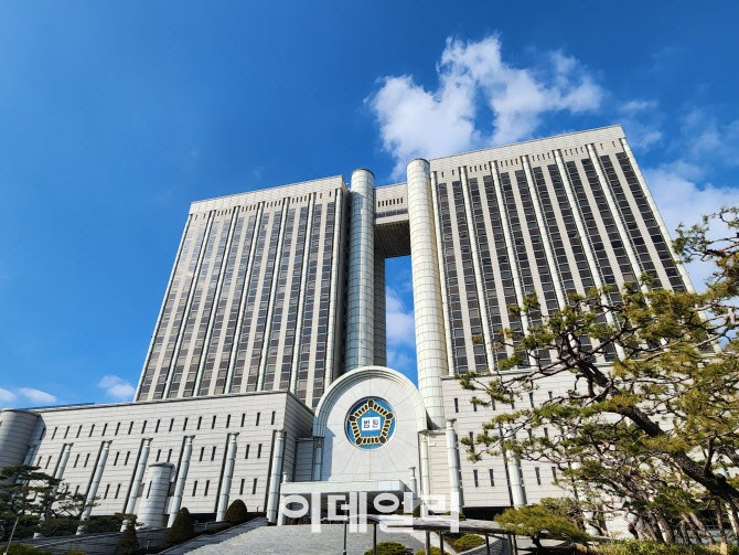 [속보]<b>법원</b> "<b>의대 증원 집행정지</b> 기각…의료개혁 공공복리 중대영향"