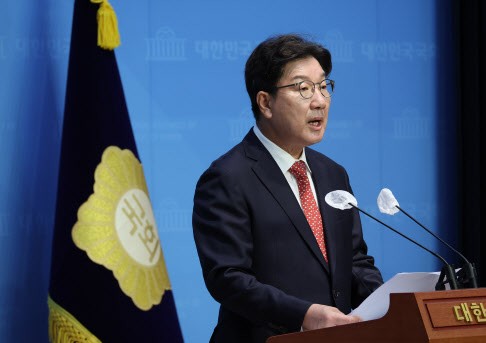 '친윤' <b>권성동</b> "<b>한동훈</b> '<b>문자</b> 논란' 변명 무책임…사과해야"