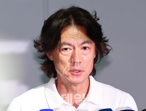 "<b>홍명보 감독</b> 선임, 일벌백계해야"…시민단체, 정몽규 회장 <b>고발</b>
