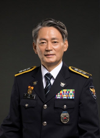 <b>조지호</b> <b>경찰청장 후보자</b> "엄중한 시기…막중한 책임감"