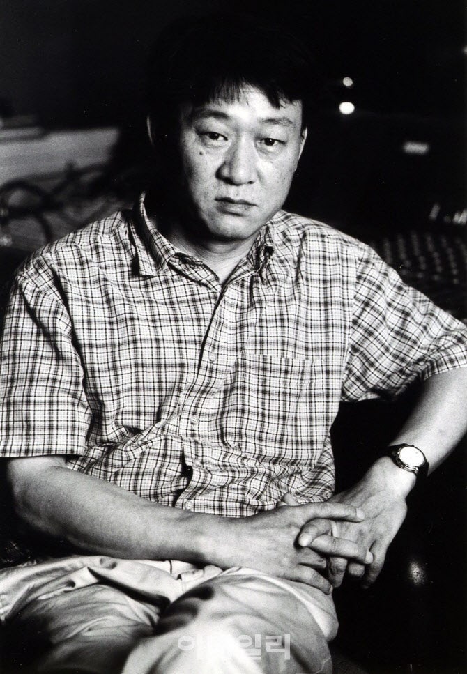 故 <b>김민기 유가족</b> "고인 이름 빌린 추모공연·사업 원치 않아"