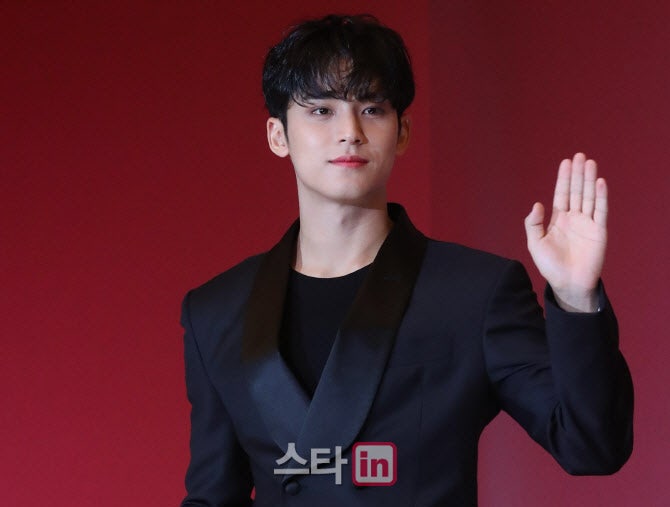 <b>록시땅 코리아</b>, <b>세븐틴 민규</b> 노출 사진 유포한 직원 대기발령