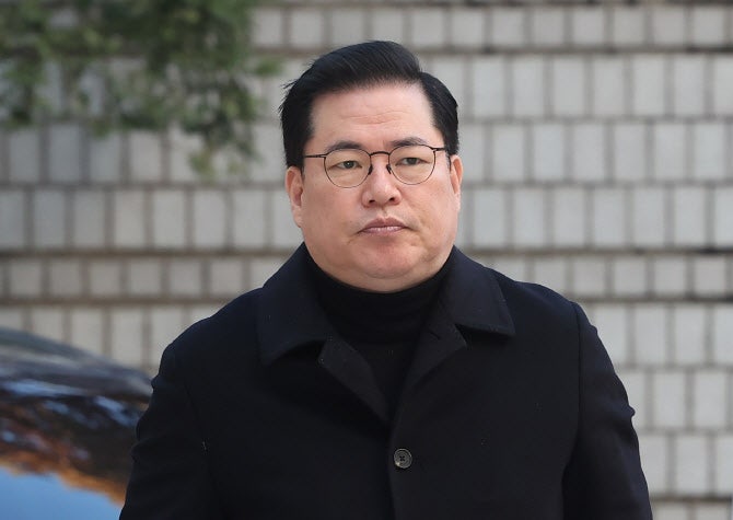 '증거인멸' <b>유동규</b> 사실혼 <b>배우자</b> 항소심도 '징역형 집유'