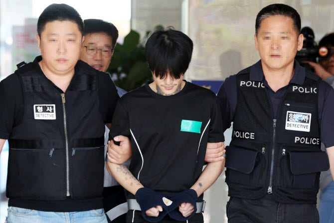 순천서 일면식 없는 10대 살해한 <b>박대성</b>, 구속<b>송치</b>