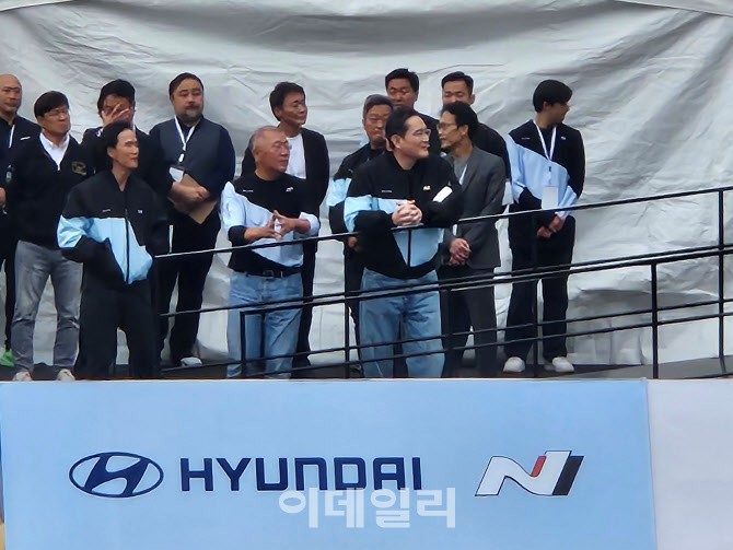 <b>이재용</b>·<b>정의선</b>·<b>조현범</b> 회장, 토요타 아키오 회장과 ‘세기의 만남’[...