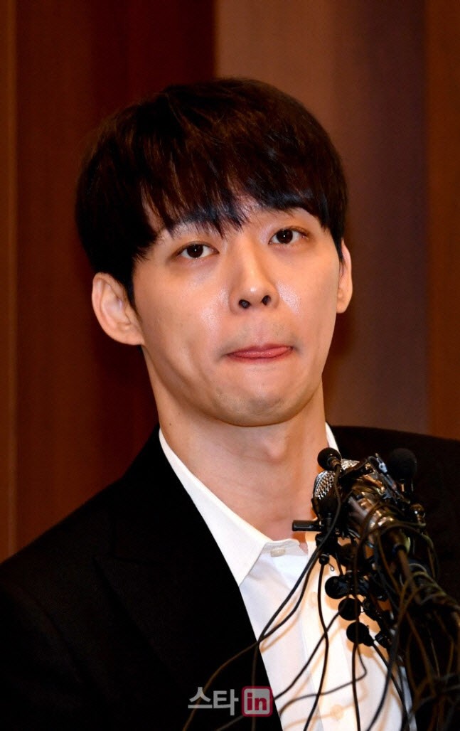 ‘<b>급여</b> 6억 미지급’ <b>박유천</b>, 前매니저 상대 <b>손배소</b> 승소