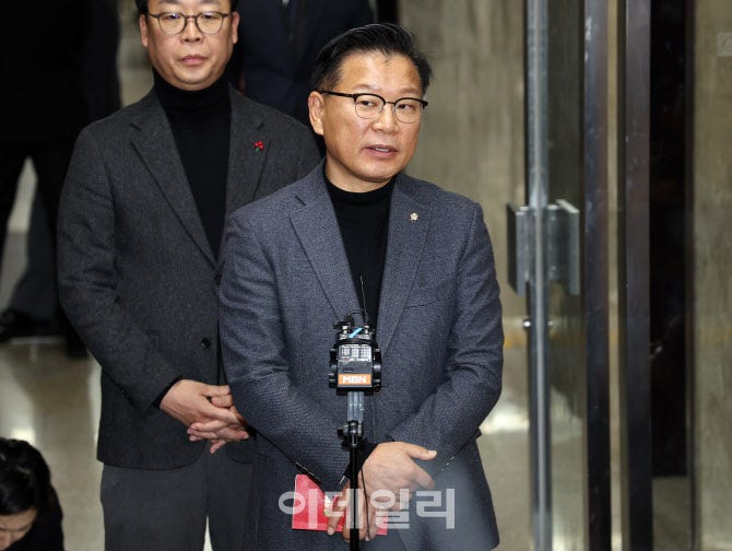與, <b>정국안정화 TF</b> 구성…<b>위원장</b>에 3선 <b>이양수</b>